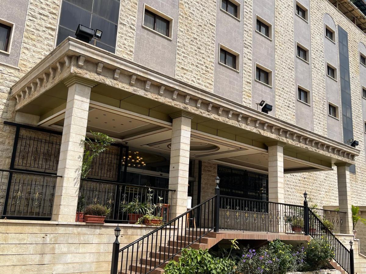 Boulevard Palace Hotel Monrovia Luaran gambar