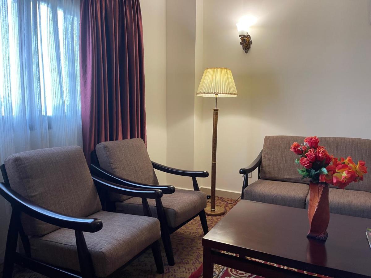 Boulevard Palace Hotel Monrovia Luaran gambar