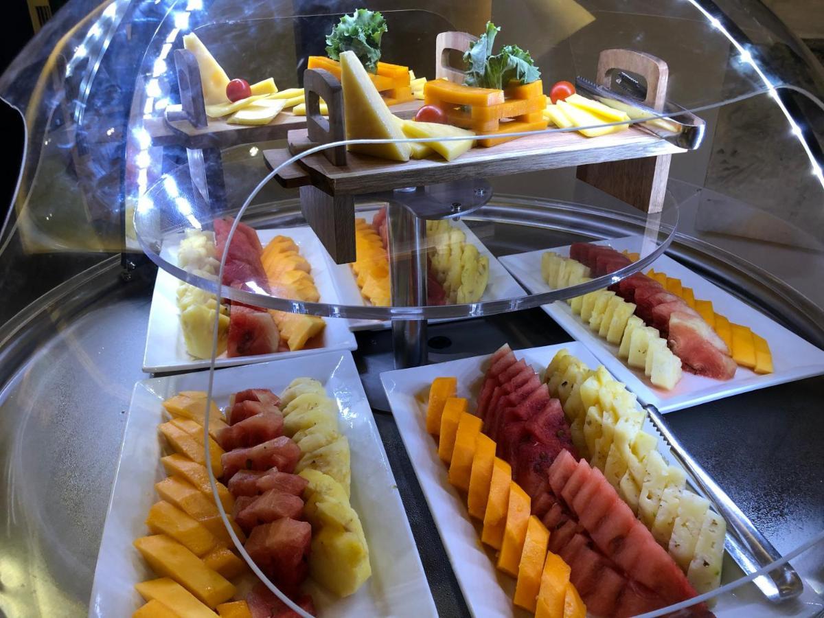 Boulevard Palace Hotel Monrovia Luaran gambar