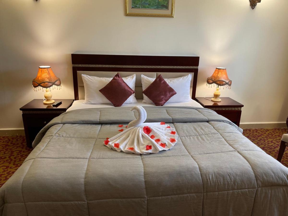 Boulevard Palace Hotel Monrovia Luaran gambar