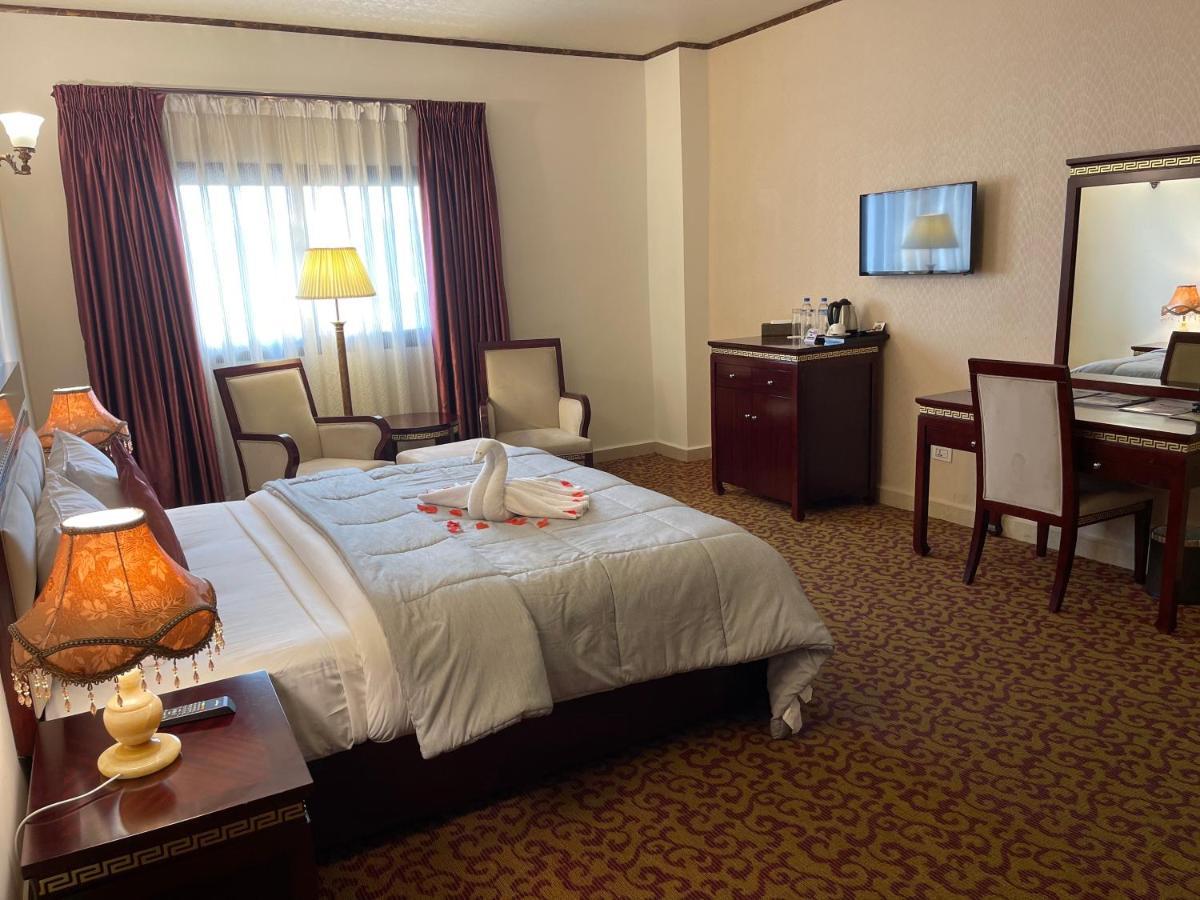 Boulevard Palace Hotel Monrovia Luaran gambar