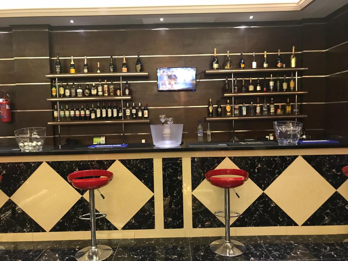 Boulevard Palace Hotel Monrovia Luaran gambar