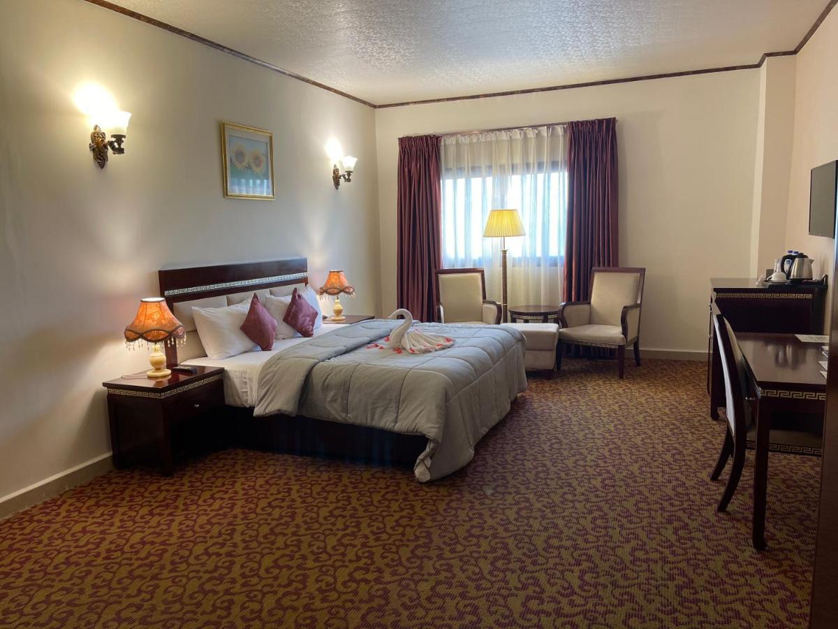 Boulevard Palace Hotel Monrovia Luaran gambar