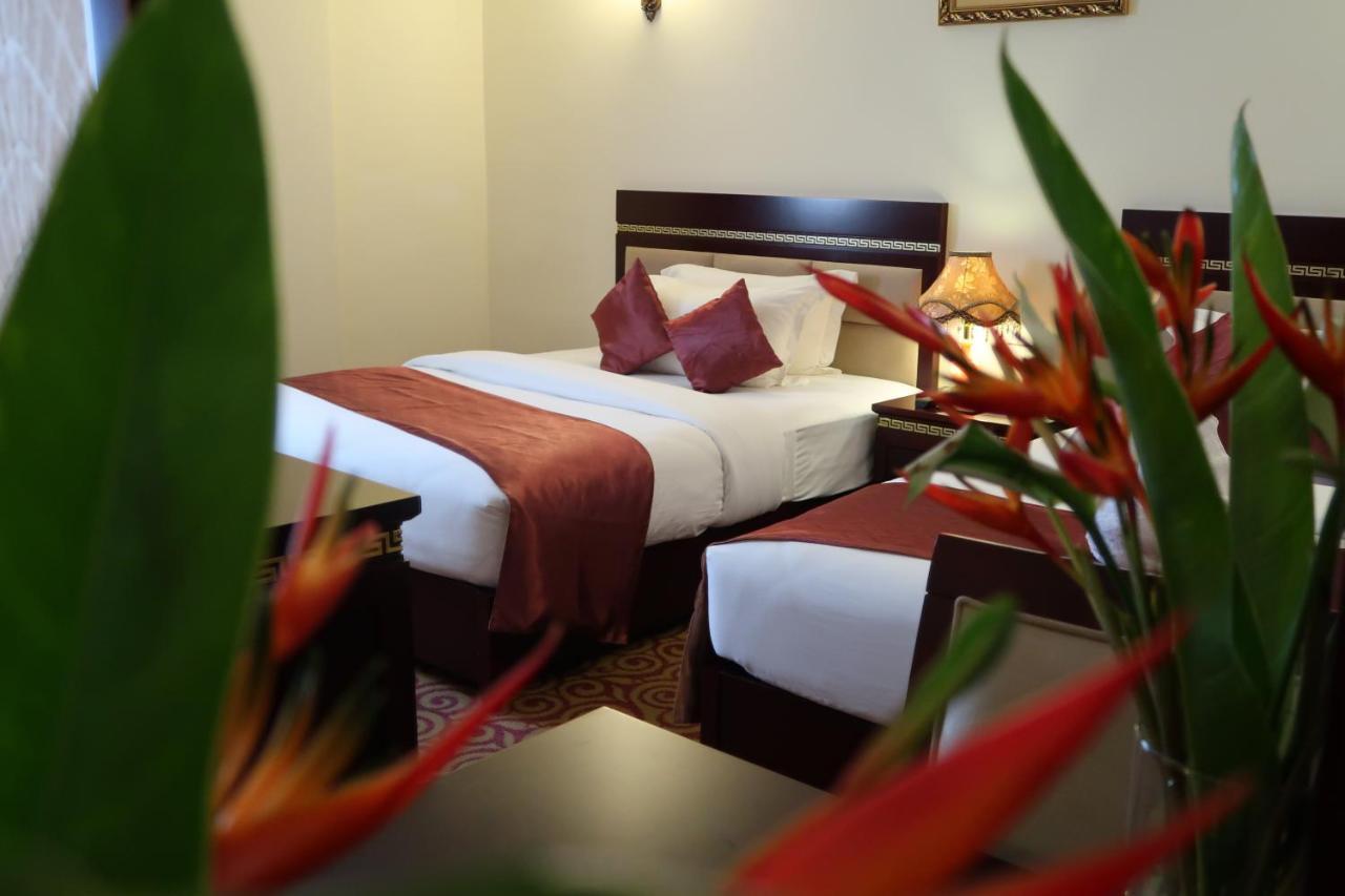 Boulevard Palace Hotel Monrovia Luaran gambar
