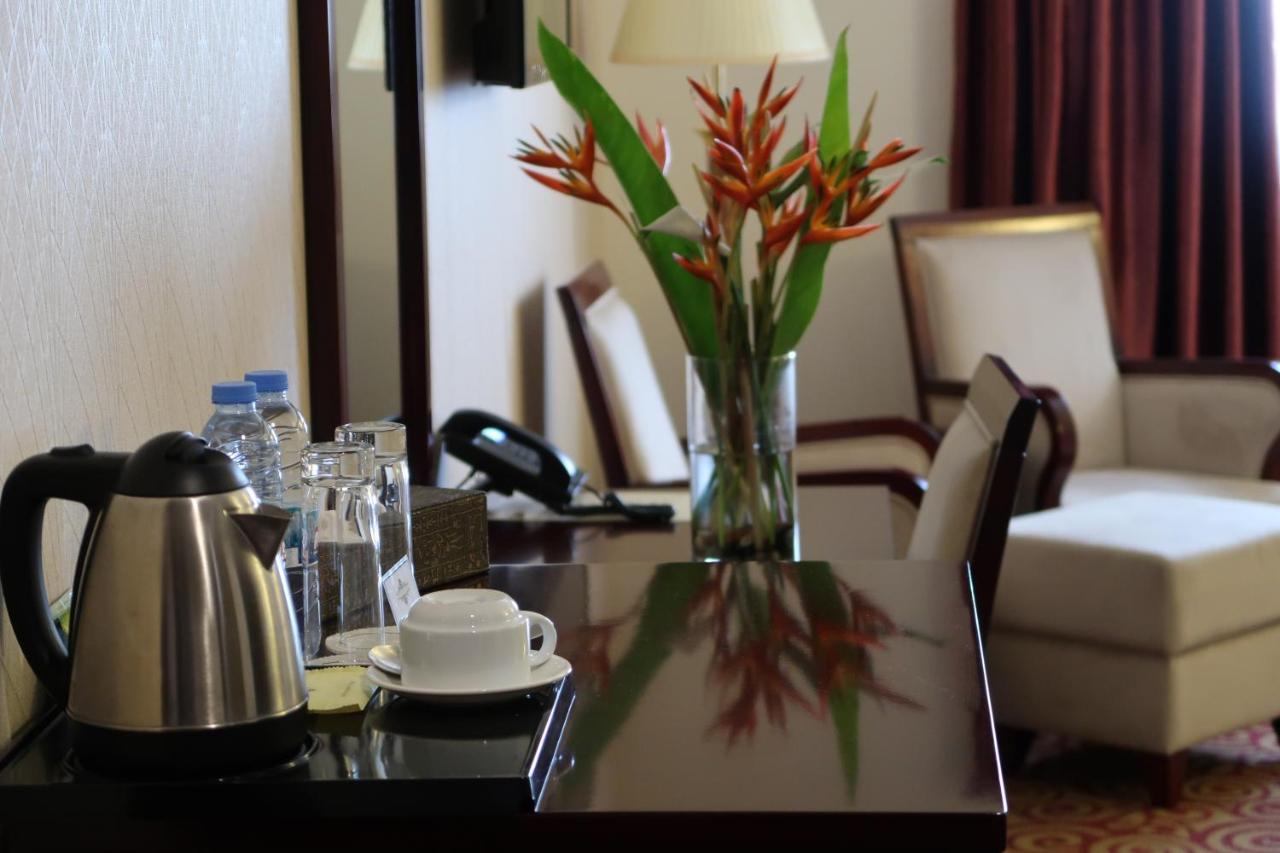 Boulevard Palace Hotel Monrovia Luaran gambar