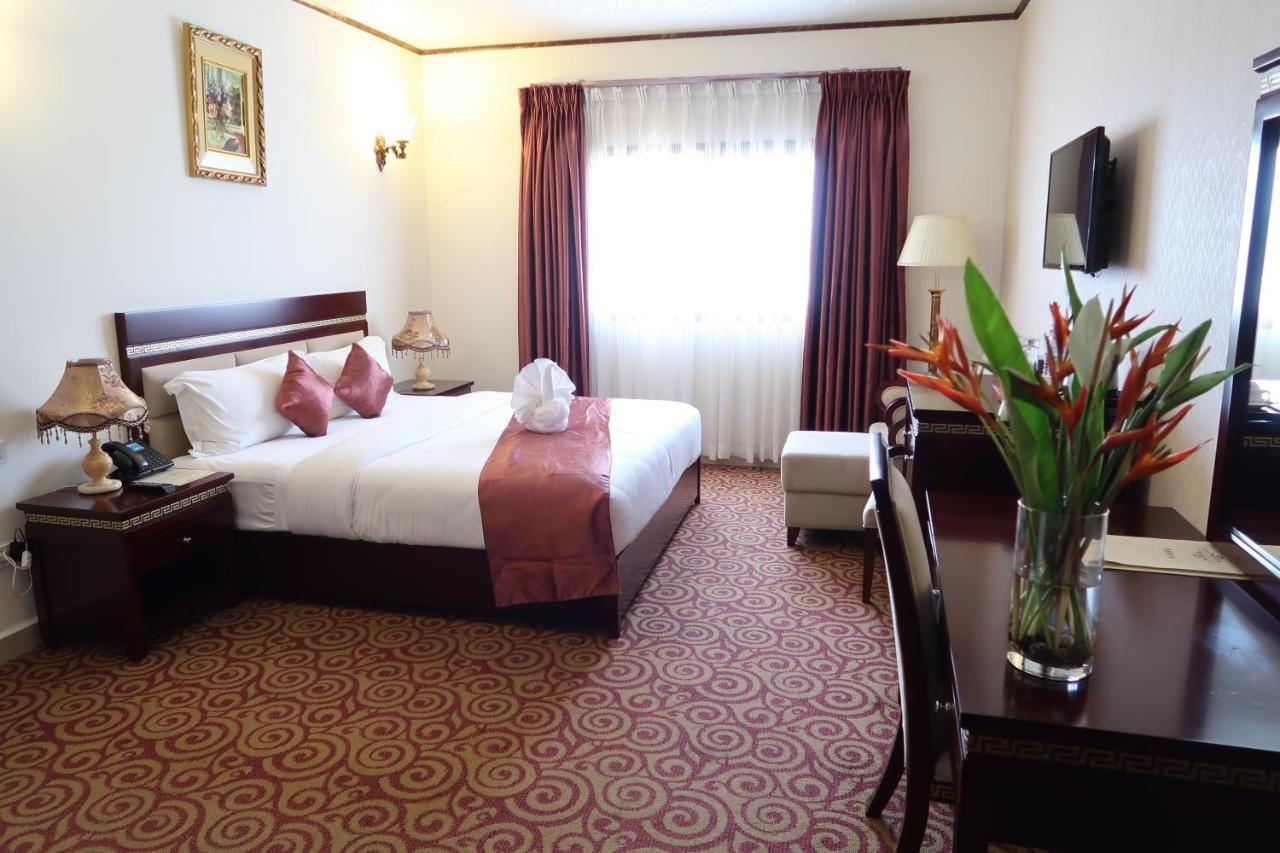Boulevard Palace Hotel Monrovia Luaran gambar